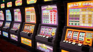 Platform max88 menampilkan taruhan olahraga, kasino langsung, dan permainan slot
